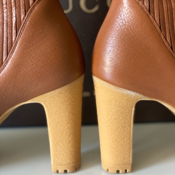 Authentic Gucci brown Ankle Boots - Picture 2 of 12